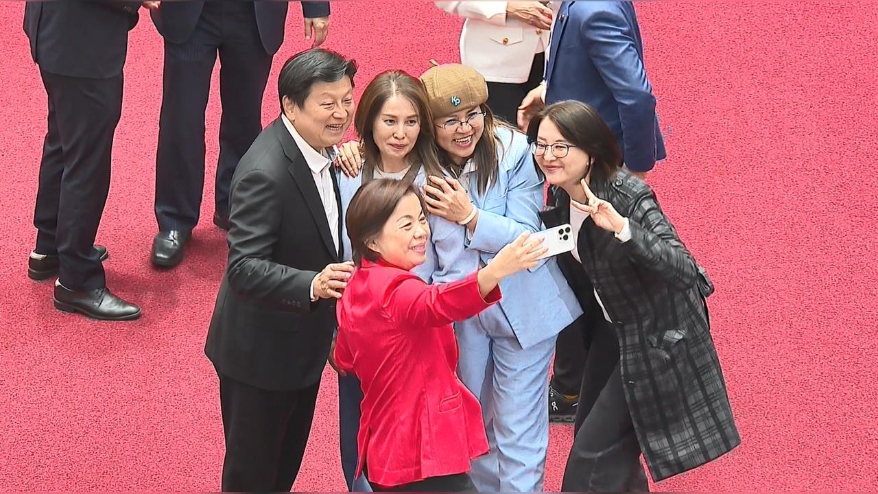 立法院會期結束！藍白強闖三大爭議法案全三讀通過