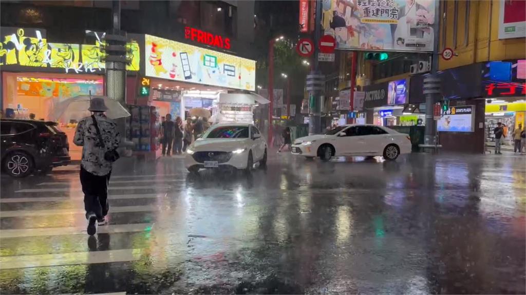 雨彈夜襲北台灣！　7縣市<em>大雨特報</em>　週一雨區擴大