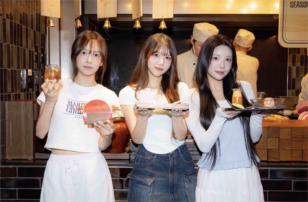 韓籍3女神登台北101饗 A Joy慶功！廉世彬狂嗑牛排、金佳垠好吃到鼻孔收不住