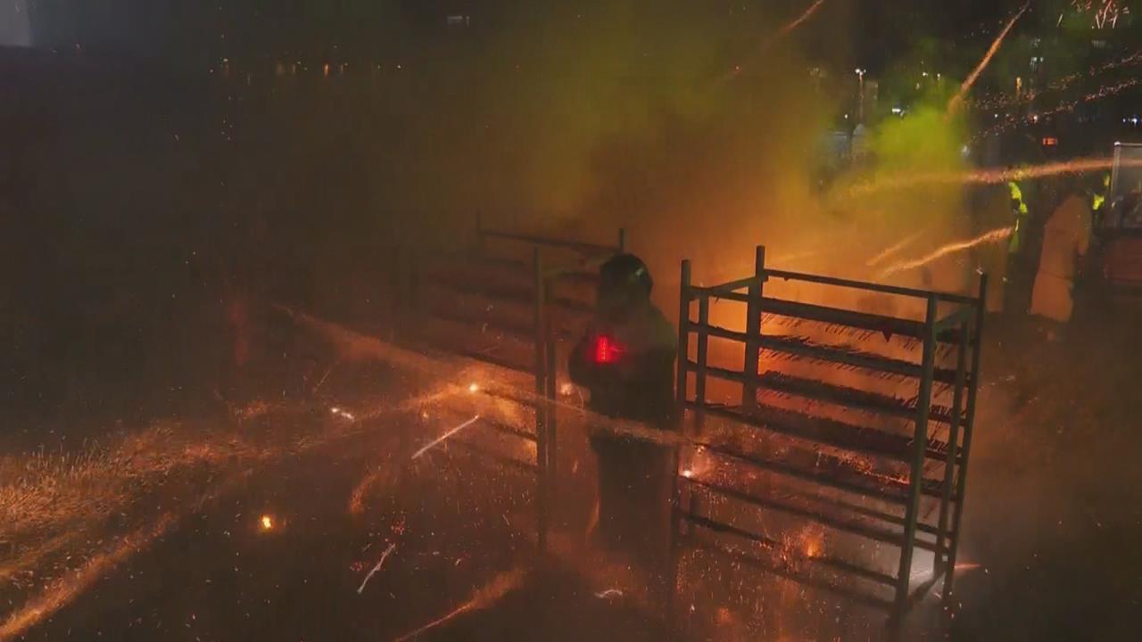 鹽水蜂炮開炸30人掛彩　陳亭妃體驗：有憨膽！不怕