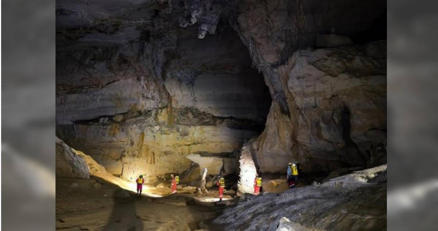 37歲男闖「世界第一長洞」拍照打卡　爆失聯6天！喝地下水奇蹟倖存