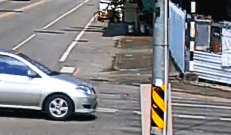 快新聞/藍花縣長參選人游淑貞駕車撞倒女騎士!右轉未禮讓直行機車釀禍