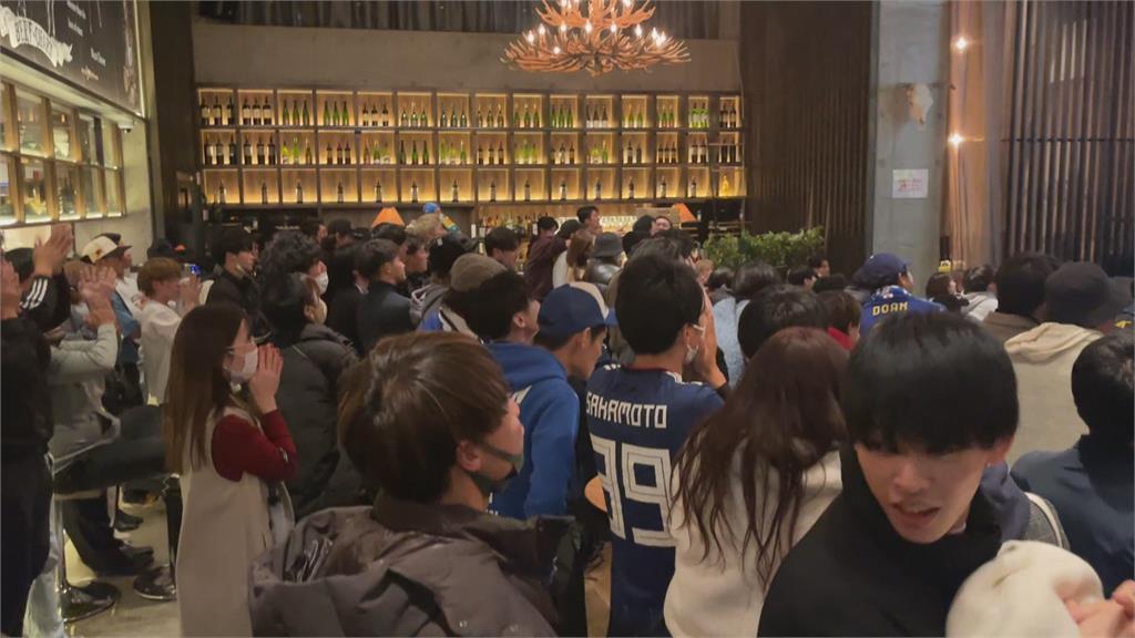 日本與克羅埃西亞之戰！日球迷擠爆餐廳觀看　民視記者現場直擊