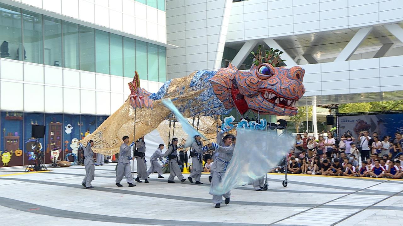 五公尺「神獸」霸氣現身！新舞臺藝術節熱鬧登場