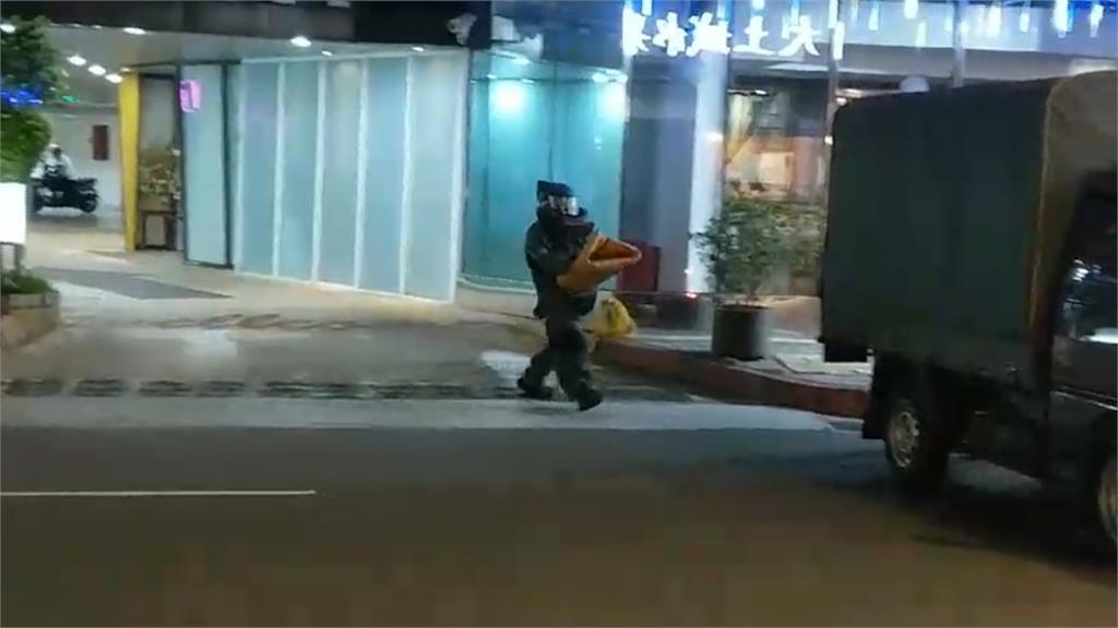 大街出現手榴彈 未爆彈小組全副武裝