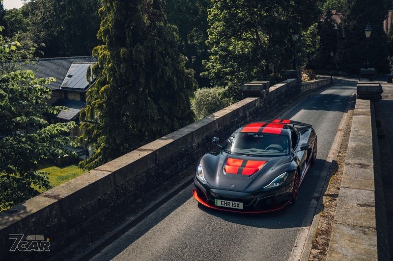 英國探險家駕馭純電超跑 Rimac Nevera 完成 2,700 公里長征