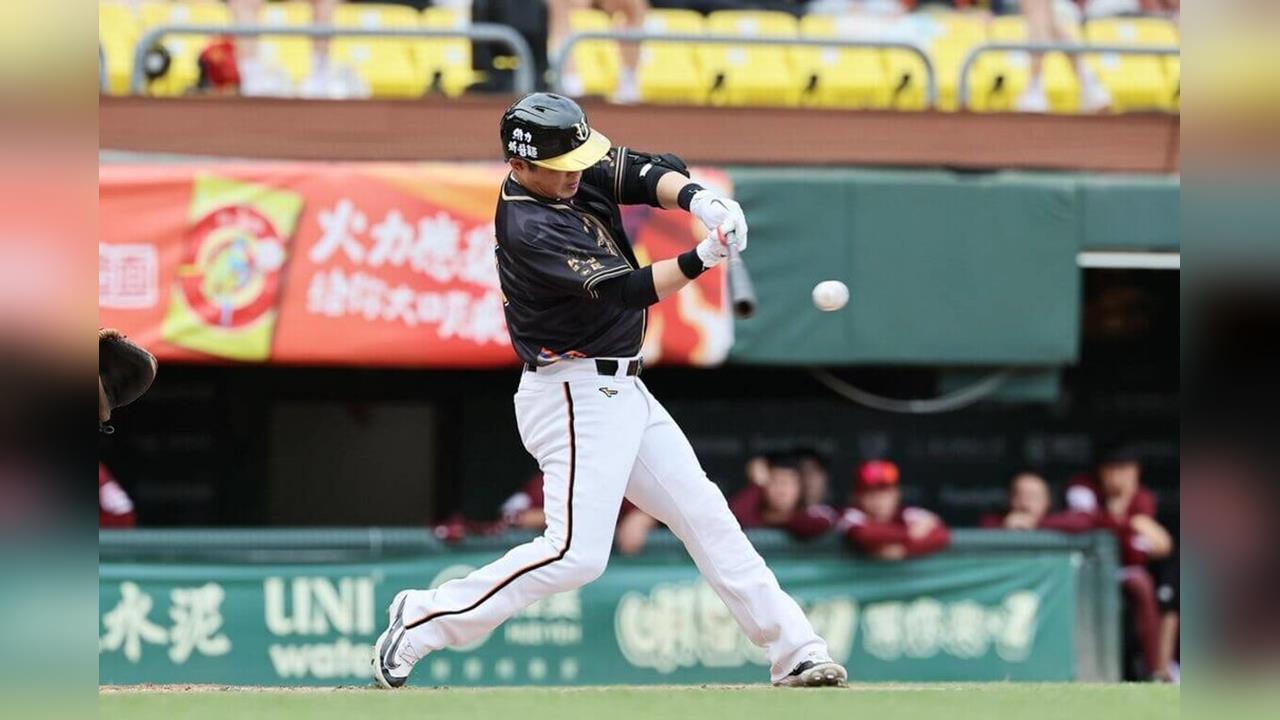 快新聞／胡金龍引退賽敲1安1打點助統一獅奪勝　陳鏞基喻「他像爸，我像媽」