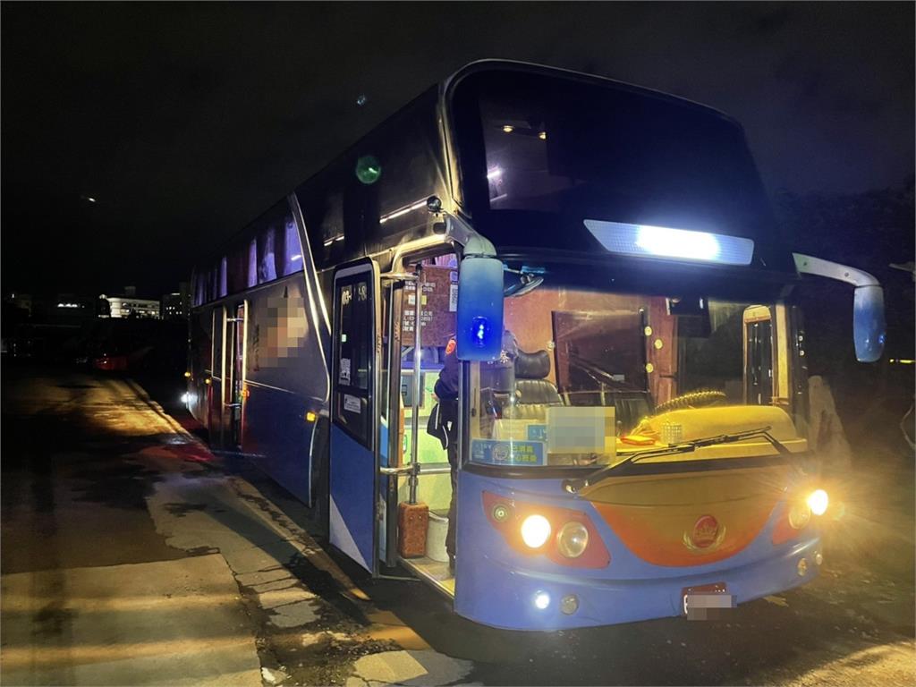 快新聞／桃園10歲女童綠燈過馬路慘遭大客車撞、小客車輾過傷重不治