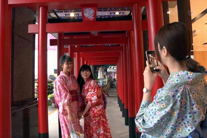 溫泉季享泡湯！業者推「鳥居」彷彿置身日本