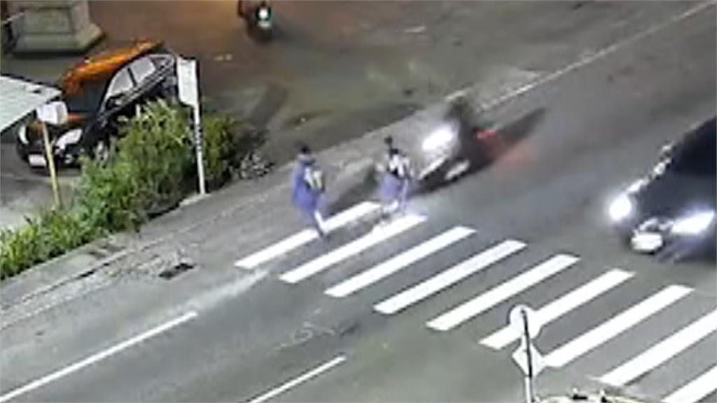 馬路虎口 彰化埔鹽鄉「無號誌路口」車禍頻傳　騎士撞過馬路學生
