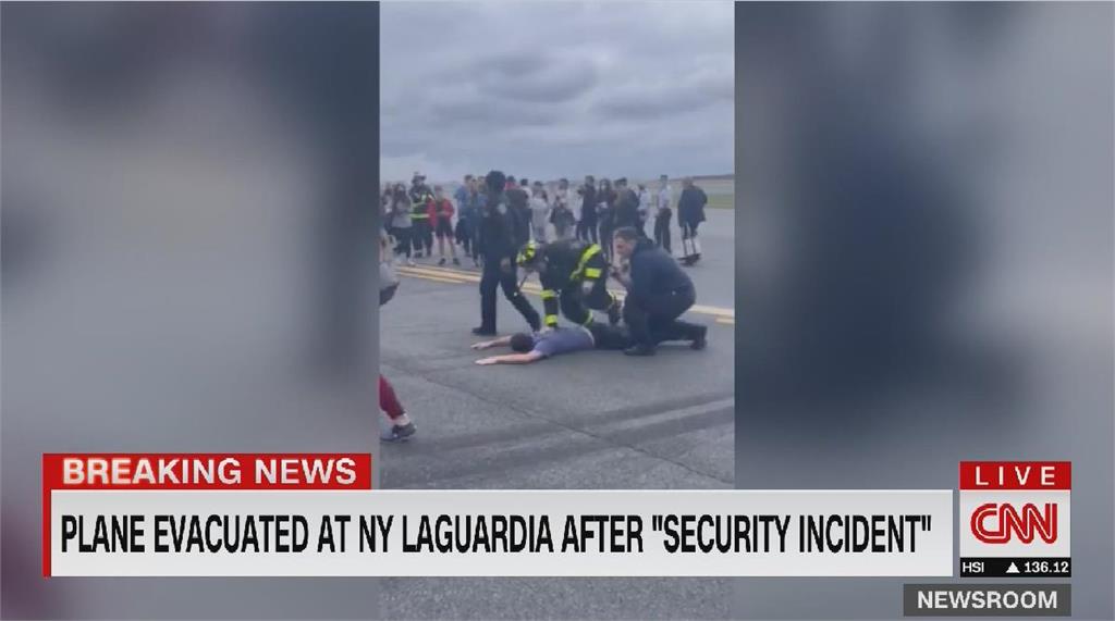 美飛機紐約迫降　乘客舉止怪異疑攜爆裂物