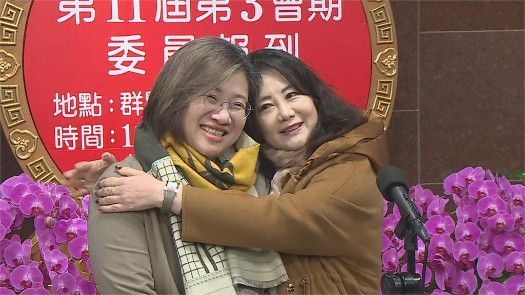 快新聞／接書記長！吳思瑤給大擁抱讚「阿信一族」　陳培瑜：與團隊繼續努力