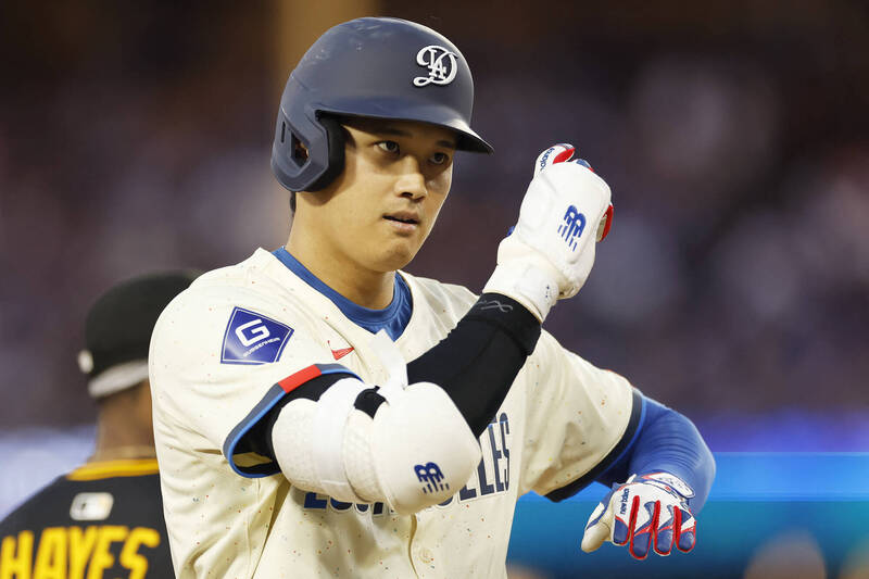 MLB(影)/大谷翔平「爸爸力」終發威猛打賞!佐佐木朗希先發5.2局失3分