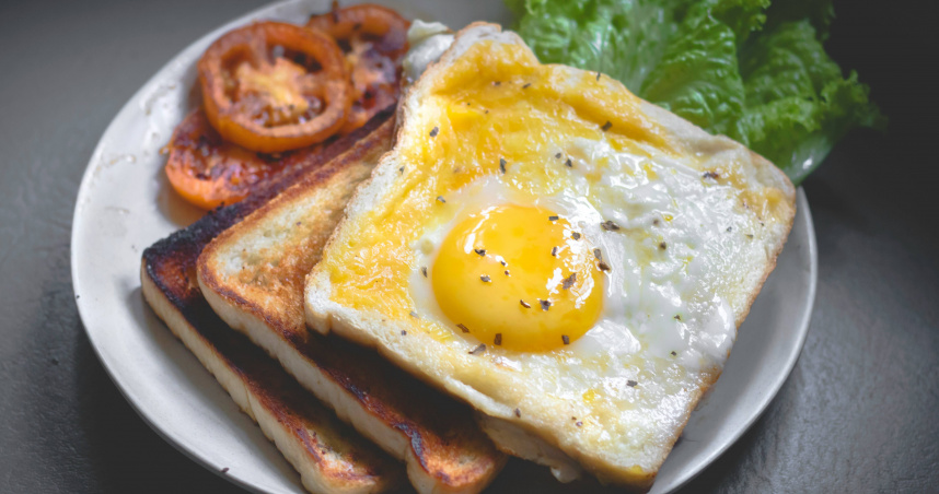 不到中午就又累又餓？　營養師分享3種「高蛋白早餐」組合