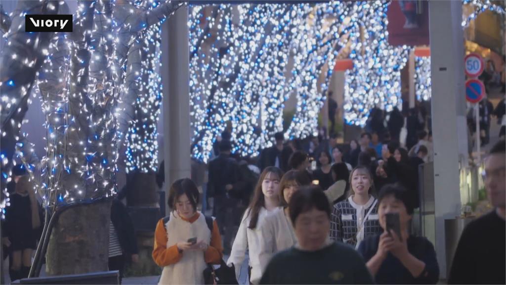 東京鐵塔前逾70萬顆燈飾閃亮　繁星耶誕氛圍如耀眼銀河