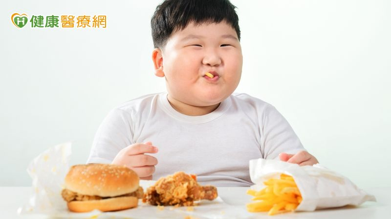 孩子高血壓無症狀難察覺！醫師點名「這些孩子」應定期量血壓