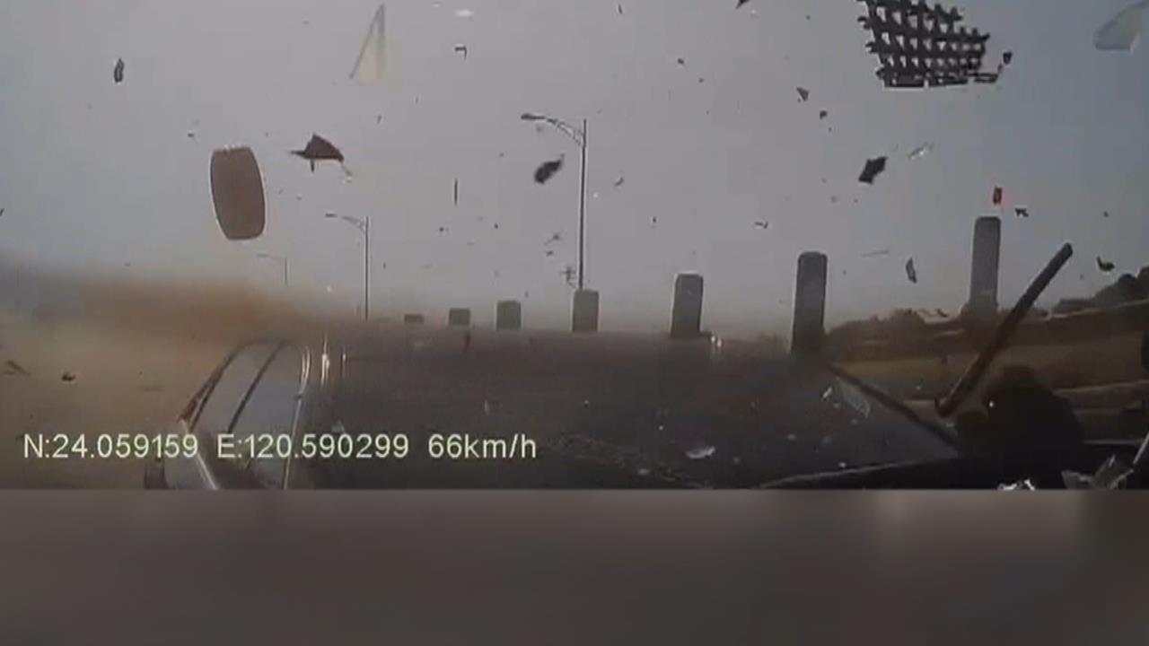 台74甲線疑2雙B車競速　失控撞第3車！警方要開罰了