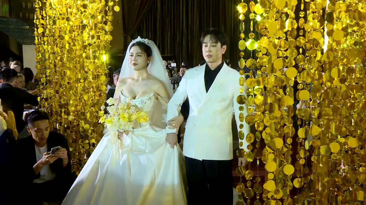 白家綺、吳東諺結婚8年辦婚宴　雙雙泛淚喊心動依舊