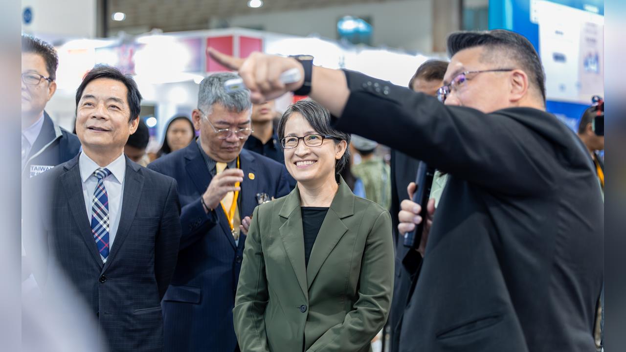 快新聞／建構韌性台灣！蕭美琴參觀安防展大讚「振奮」：台灣AI軟硬體已走向國際