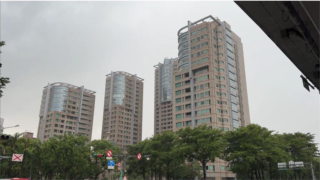 台北知名豪宅乏人問津! 帝寶300坪房標售8年再降9000多萬