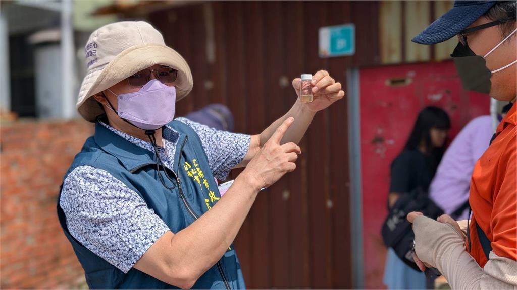 風災後接連高溫，病媒蚊指數飆高，黃偉哲請民衆巡視住家環境，倒除積水別養蚊！