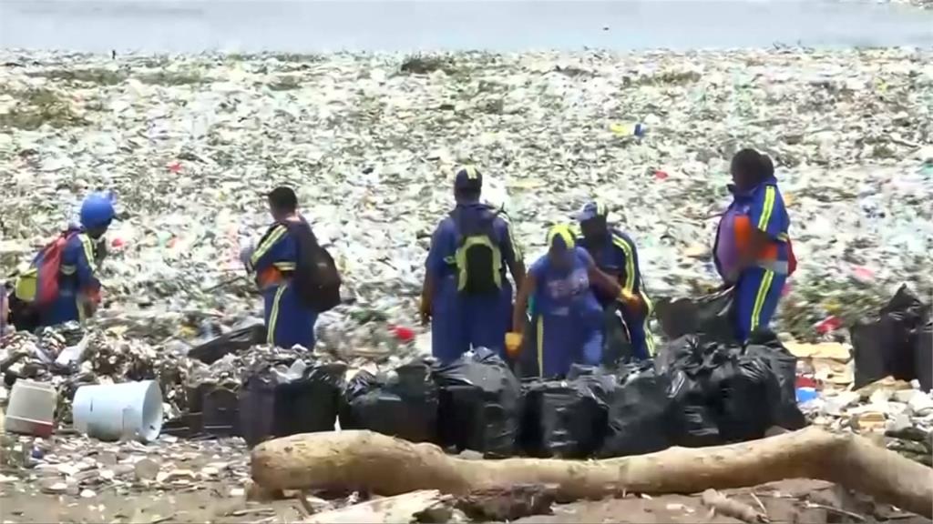 驚！ 多明尼加黃金海岸 變成垃圾海岸