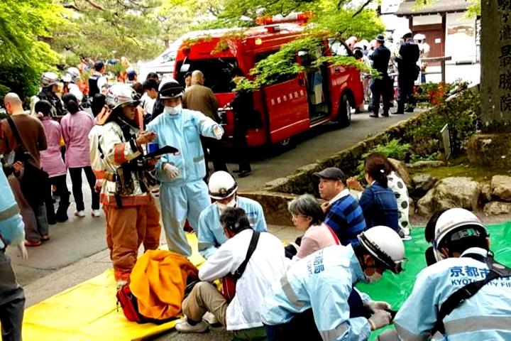 京都南禪寺「不明異臭」 20多人不適、呼吸困難