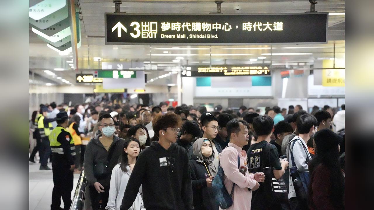 快新聞/高捷跨年夜逼近30萬人次 2025年日均運量創歷史新高