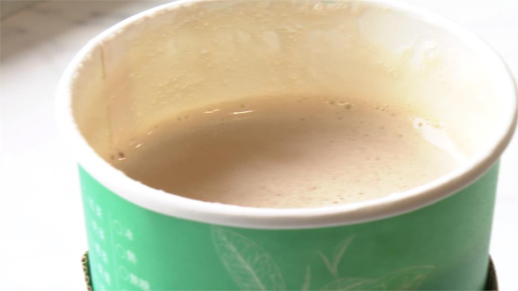 秋冬國人愛熱奶茶 超商搶市佔掀熱奶茶大戰