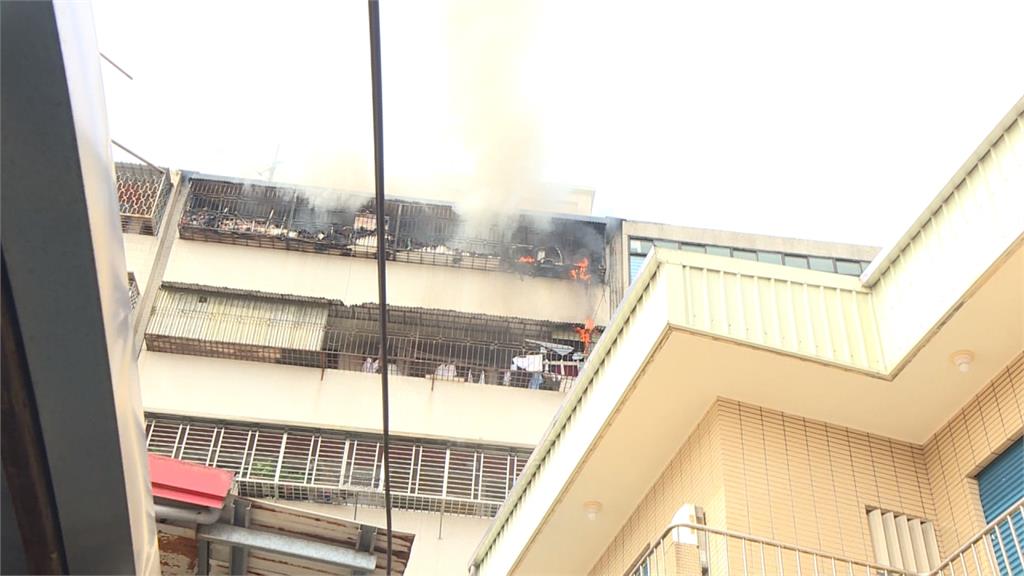 羅東7樓華廈起火  一名消防員受傷