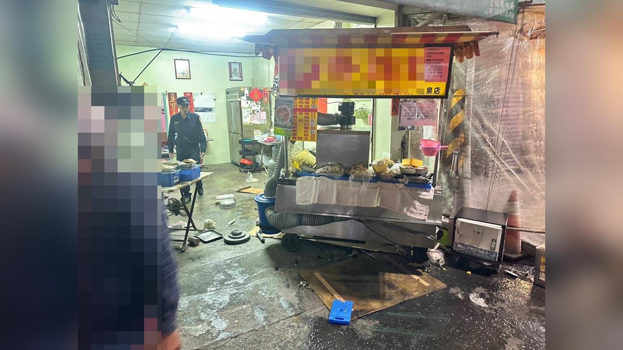 快新聞/屏東自小客駕駛「衝撞雞排攤」!慘釀2人燒燙傷 犯案動機曝光了
