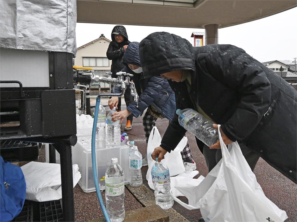 能登強震災區無水無電　業者提供移動式衛浴設備