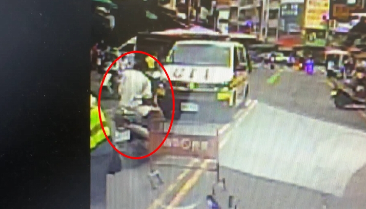 南投疑發生酒駕車禍　騎士連撞兩車嗆聲後落跑