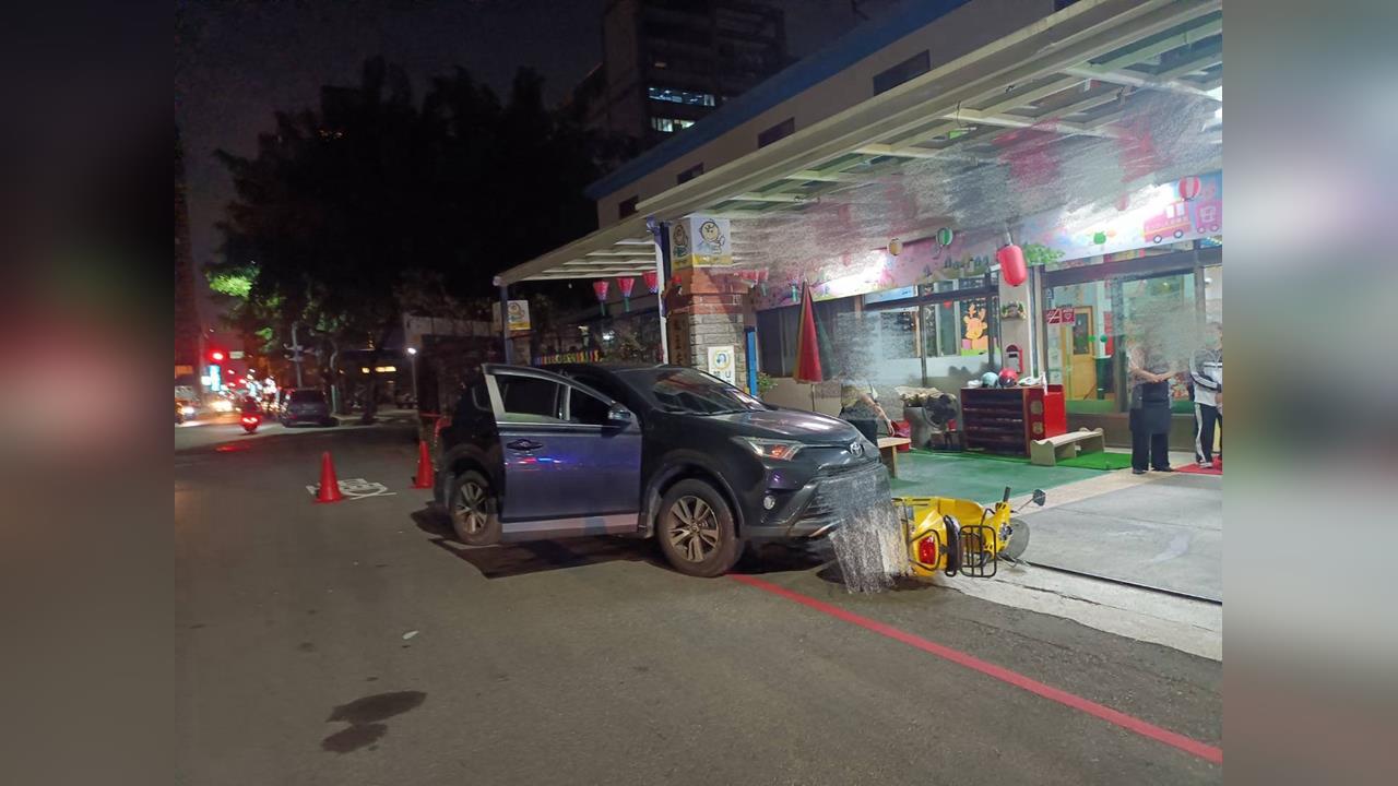 最新／台中6旬男接孩子突昏倒！滑行擦撞女騎士　受困救出呈OHCA急送醫