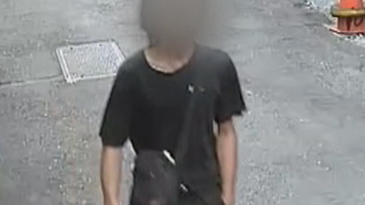 台中逢甲商圈驚見「襲胸狼」！　朝落單女子「伸狼爪」囂張行徑曝