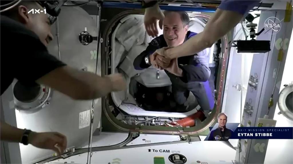 首批民間太空人 安全抵達國際太空站
