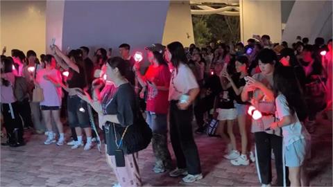 BLACKPINK開唱嗨翻高雄！　12萬歌迷湧入狂歡