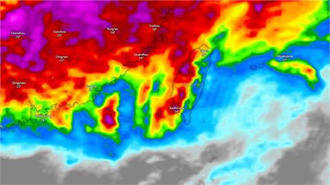 清明連假「一片橘紅」雨彈狂砸！粉專曝「連2波鋒面通過」：全台天氣不理想
