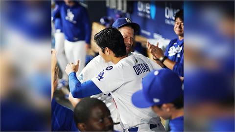 MLB(影)／柯蕭給大谷愛的抱抱！不可思議的三分砲生涯最終戰躲過敗戰
