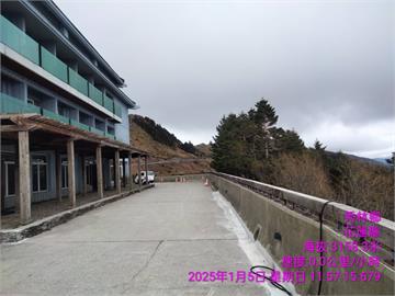 快新聞／合歡山11:55降下冰霰　唯美畫面曝光遊客嗨翻