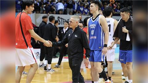 亞洲盃(影)/關鍵最末節「罰球罰錯人」烏龍被扣2分!台灣主帥直言:裁判必須要負責