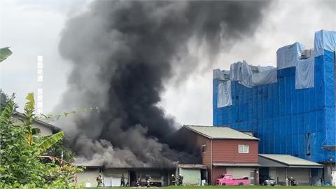 焊接火星引燃火勢「波及鄰居倉庫」　屋主燒燙傷「二樓跳下逃生」