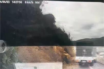 快新聞／劫後餘生！自小客車主從土石堆中自行脫困　決定繼續旅遊行程