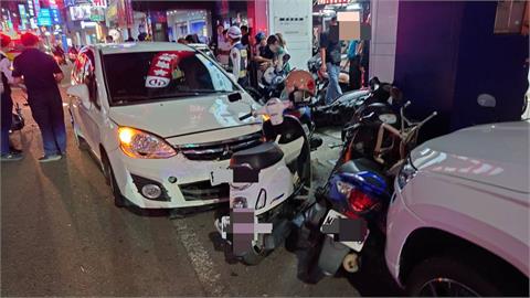 快新聞／高雄鳳山嚴重車禍！駕駛化療暈眩　逆向衝撞12車