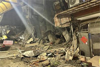快新聞／撐不住了！三重建案害鄰屋倒塌　「5樓變2樓」慘況曝光