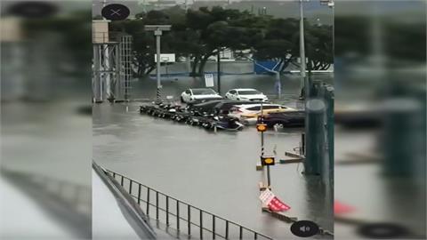 雨彈炸全台！北市部分水門管制　百齡橋下停車場又淹了