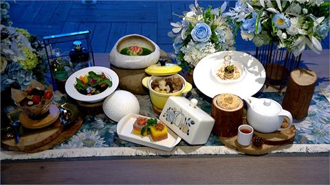 台菜融合花園意象　米糕經甜椒、紫薯染色變身三色年糕
