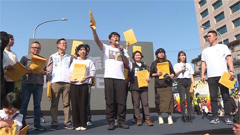 民眾黨新北首場宣講登場　史書華舉牌嗆黃國昌爆衝突