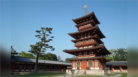 快新聞／五熊感動到潑油！日本奈良「佛足石」已修復　祭出新規防範
