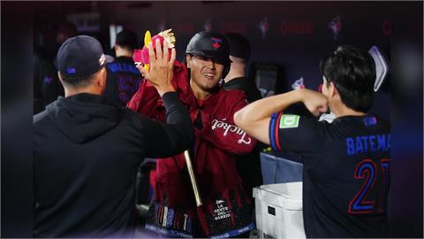 MLB(影)／032炸裂！岡本和真狂破紀錄　超車「村神」登頂日本全壘打王